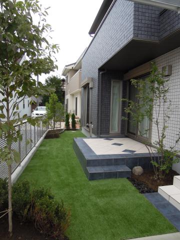 狭いスペースを有効活用した庭のデザイン (1)